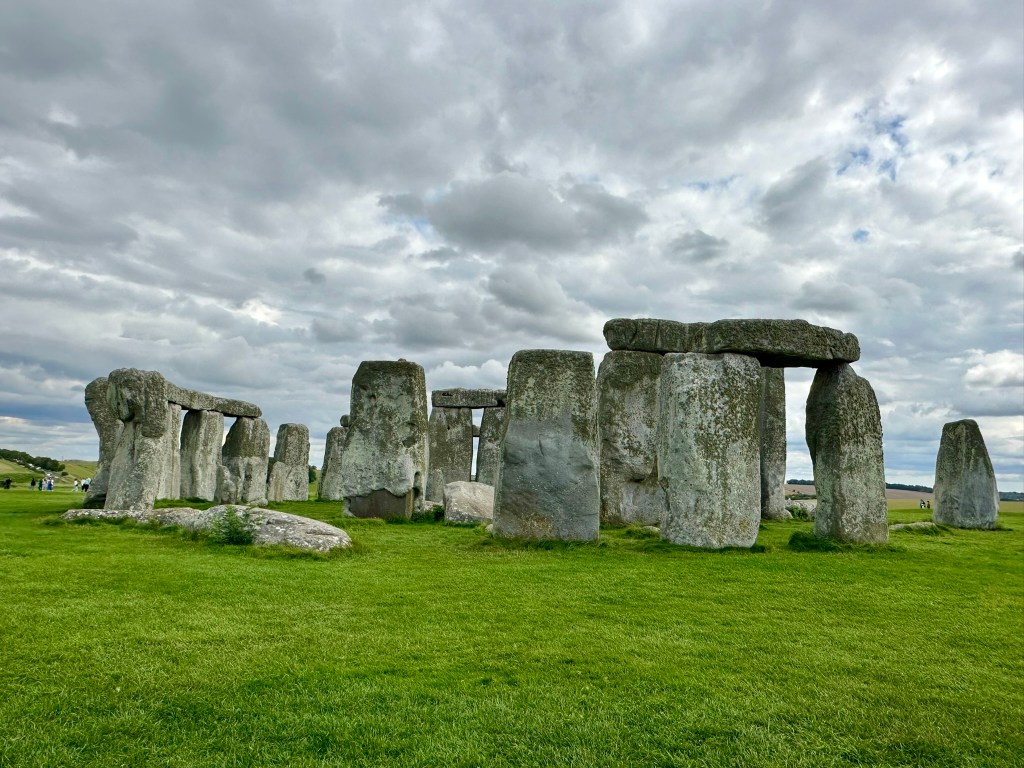 Stonehenge Half-Day Tour from London: Is It Worth It? My Experience &&nbsp;Tips